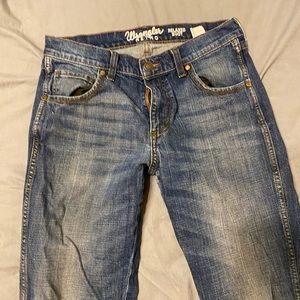 men’s wrangler retro jeans. Size 32X34